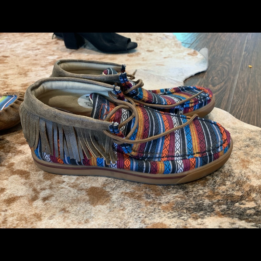 Twisted X moccasin style shoes size 9